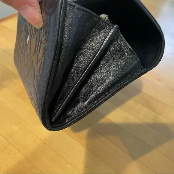 Authentic Chanel Camelia long wallet. - Picture 11 of 14